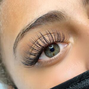 Semi permanent lash that adds length to your lahes.